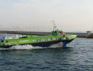 Περιπέτεια για 64 επιβάτες - Μηχανική βλάβη στο «Flying Dolphin 18» - Επιστρέφει στον Πειραιά